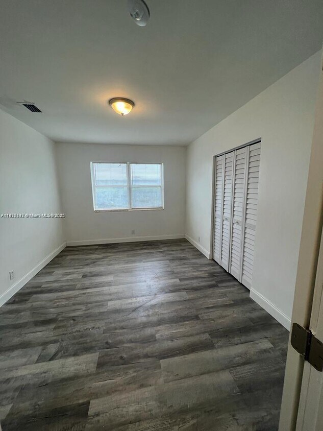 Foto principal - 11870 NE 16th Ave
