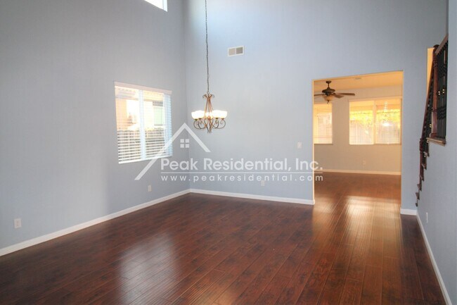 Building Photo - Very Nice Elk Grove 3bd/2.5ba With Loft an...