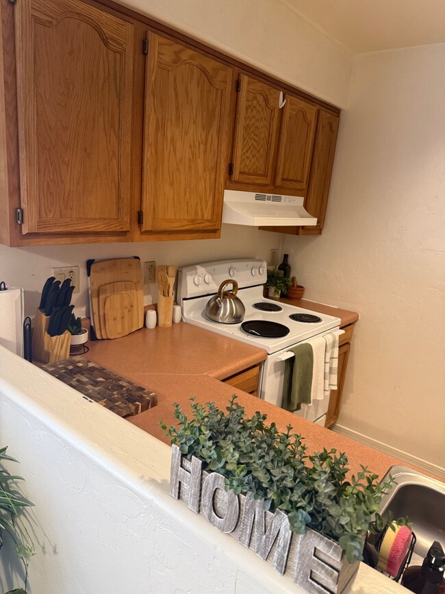 Building Photo - 2536 N Corinthian Garden Dr
