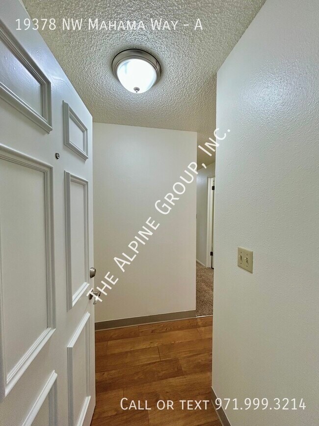 Foto del edificio - Townhome in Rock Creek!