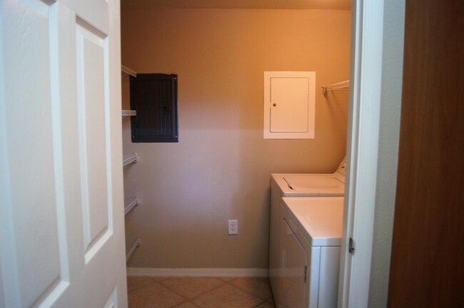 Building Photo - 6530 Emerald Dunes Dr