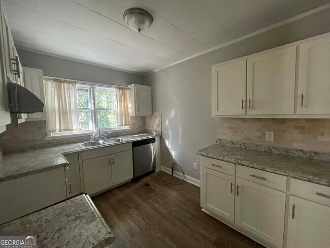 Foto del edificio - 214 Mimosa Dr