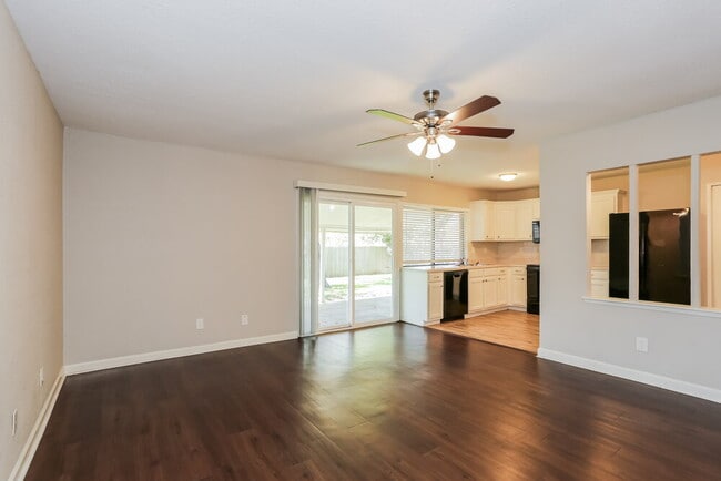 Building Photo - 7812 Burgundy Dr