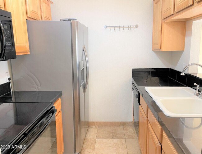 Foto del edificio - 14203 N 19th Ave