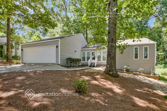 Building Photo - 5421 S Lake Dr