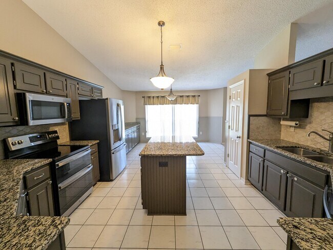 Foto del edificio - 7570 Pepperwood St