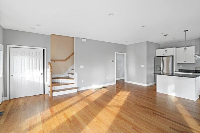 Building Photo - 39 Asticou Rd