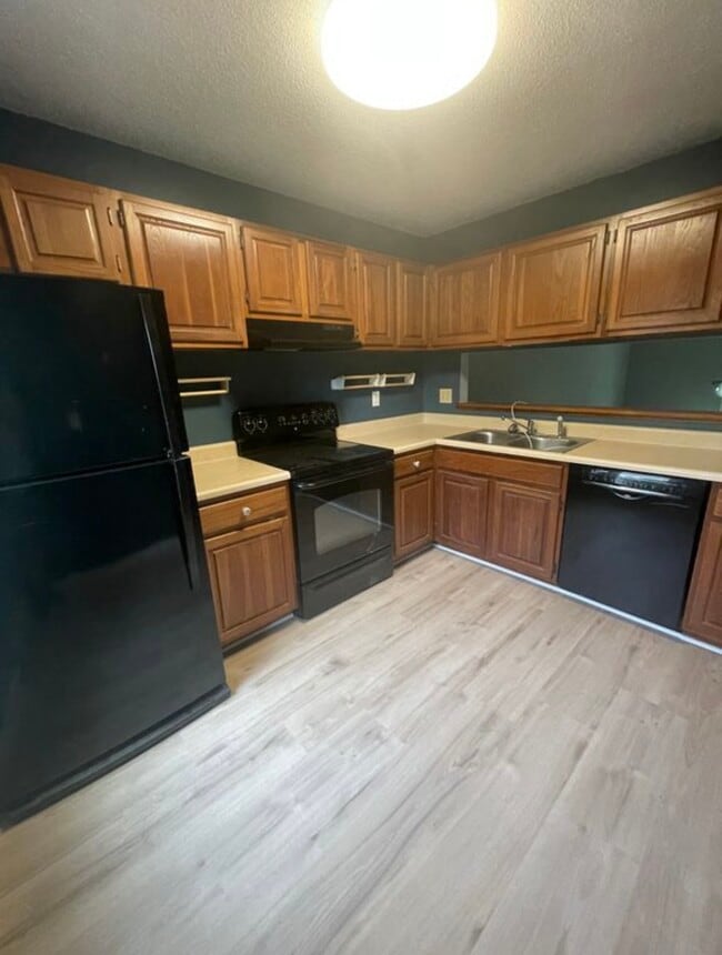 Building Photo - 149 Ledgewood Cir