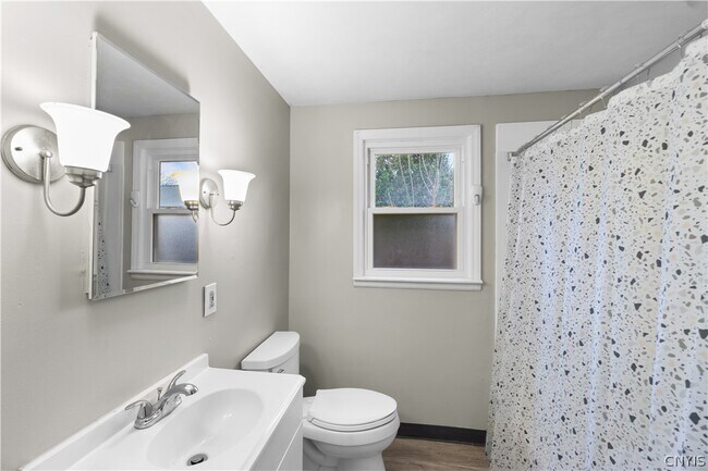 Foto del edificio - 326 Grant Blvd