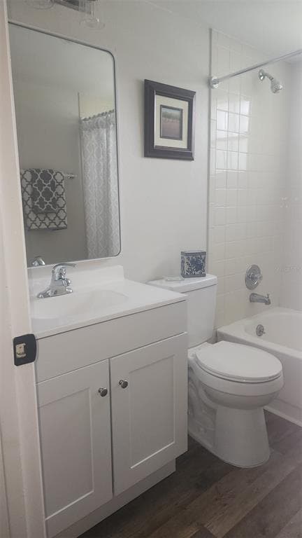Building Photo - 588 Fairways Ln