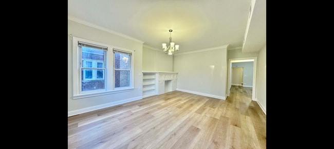 Building Photo - 6228 N Artesian Ave
