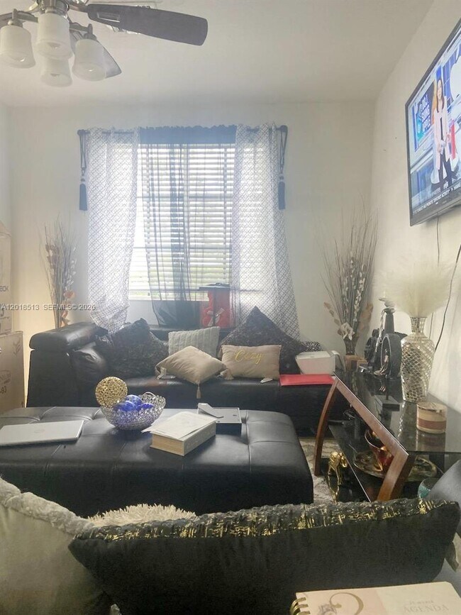 Foto del edificio - 6081 SW 19th St