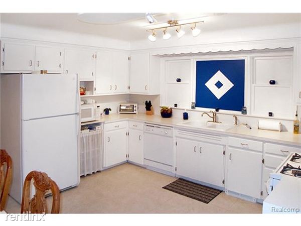 Building Photo - 5730 N Melborn St