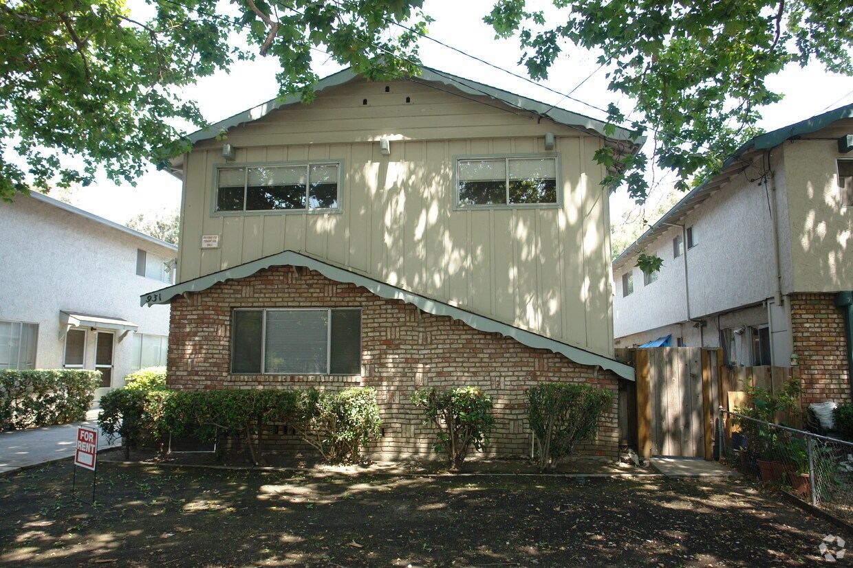 Building Photo - 931 Vermont St