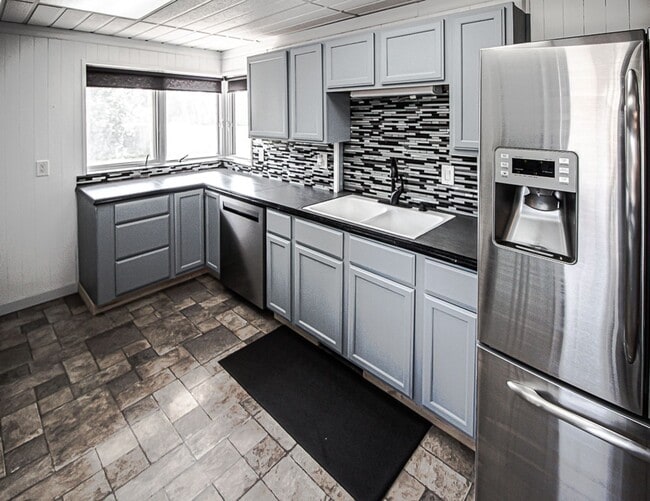 Building Photo - Baranof 500 - SJ