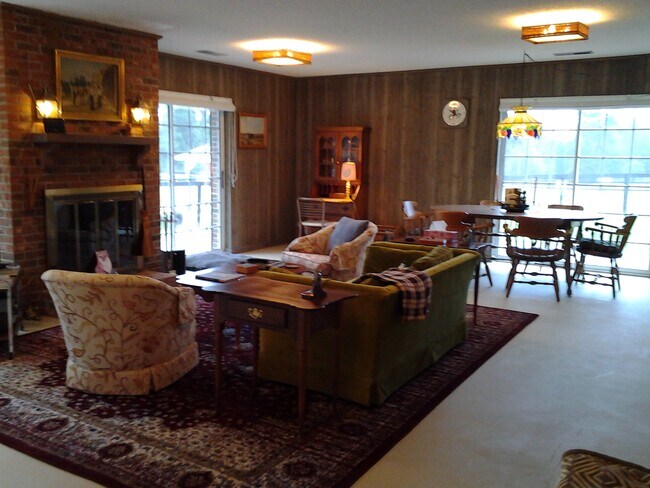 Great Room/Dining with fireplace - 616 Red Fox Rd