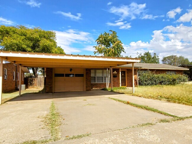 Building Photo - Spacious 3 Bed 2 Bath In Central Lubbock