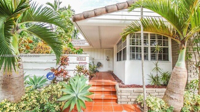 Foto del edificio - 8651 NE 10th Ct