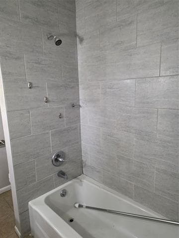 Building Photo - 2470 Briarwood Dr