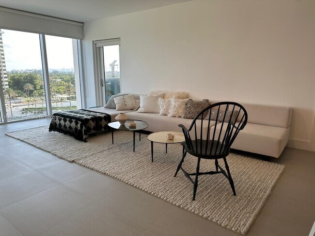 Foto del edificio - 10275 Collins Ave