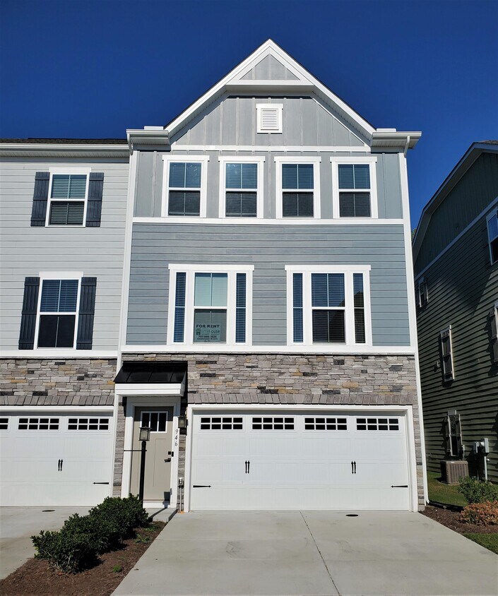 946 Gabion Wy, Chesapeake, VA 23323 Townhome Rentals in Chesapeake VA