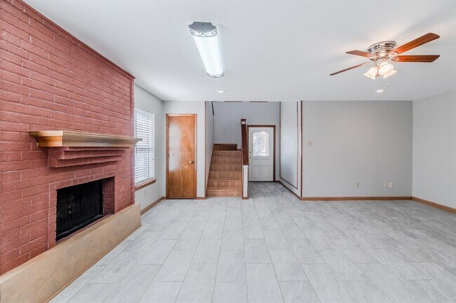 Building Photo - 1106 Carrington Ct