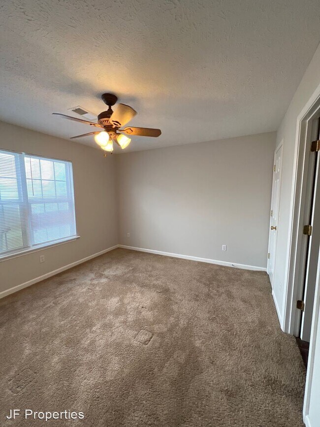 Building Photo - 2 br, 2 bath House - 465 Warrior Dr. Unit 4