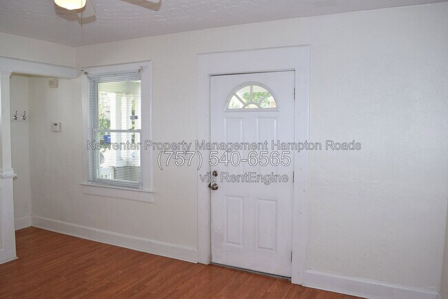 Building Photo - 857 W 41st St