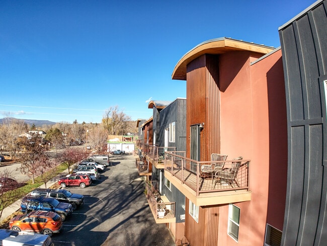 Foto del edificio - 190 E 7th Ave