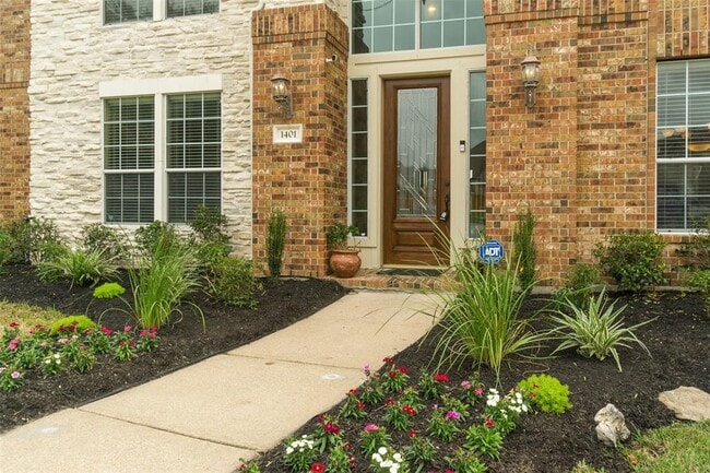 Building Photo - 1401 Caine Hill Ct