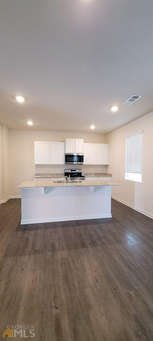 Foto del edificio - 357 Hughes Ln