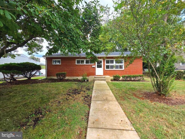Building Photo - 1030 Collwood Rd