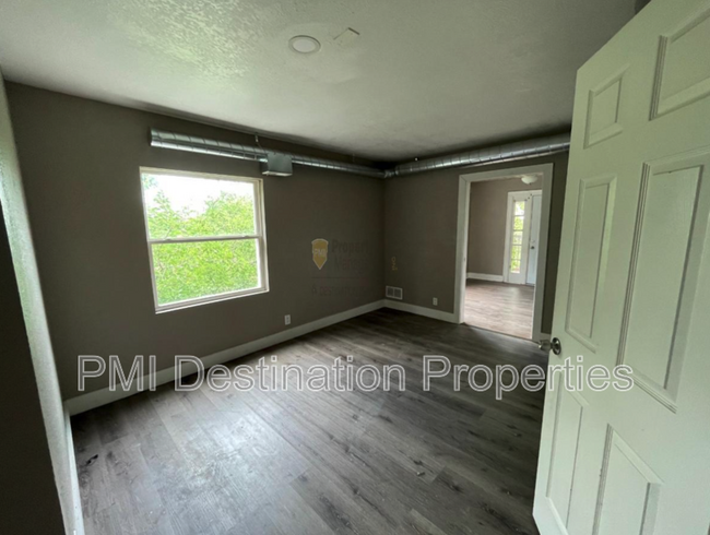 Building Photo - 4105 E Linwood Blvd