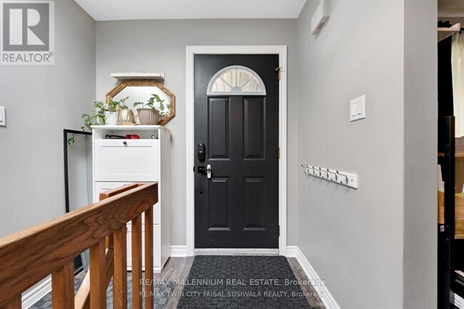 Photo du bâtiment - 158 Coach Hill Dr