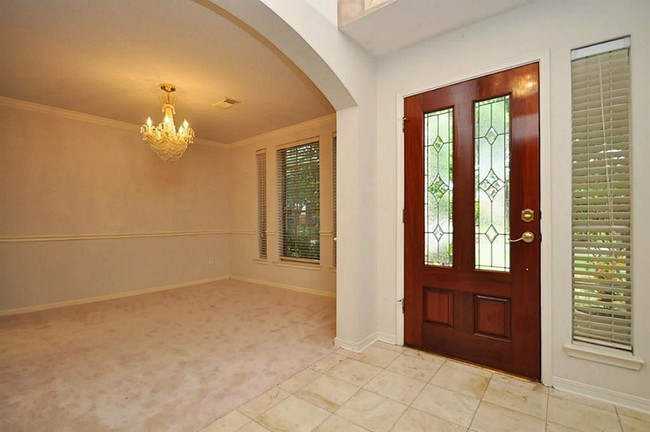 Building Photo - 318 Indian Summer Dr