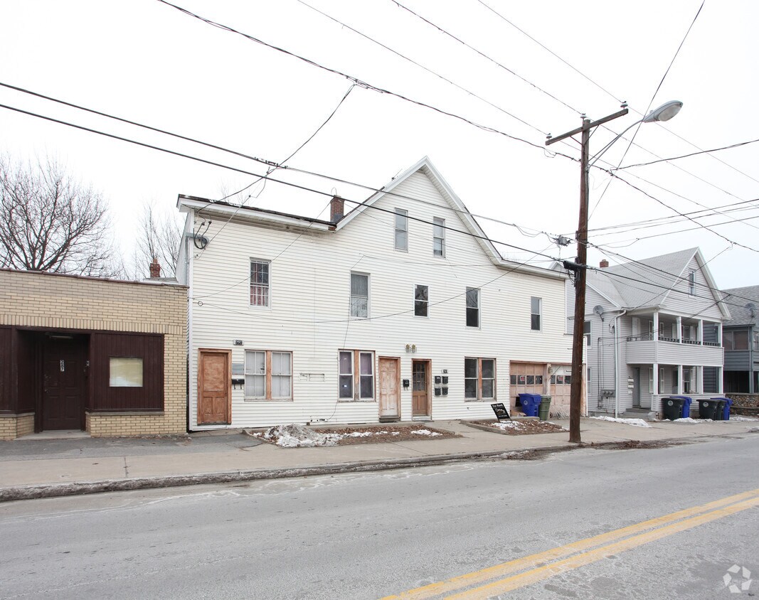 Building Photo - 291-293 E Main St