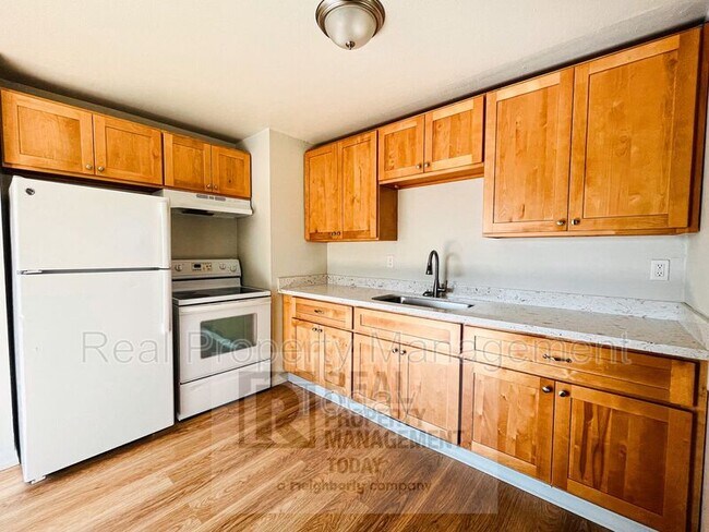 Foto del edificio - 2822 Hefner Ave