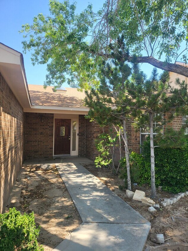 Foto del edificio - Taylor Ranch 3 Bedrooms  2 Bath  2/CG 1550/sf