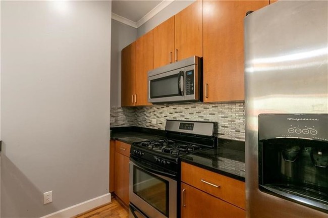 Foto del edificio - 384 Ralph McGill Blvd NE