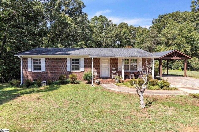 Foto del edificio - 107 Rosewood Cir