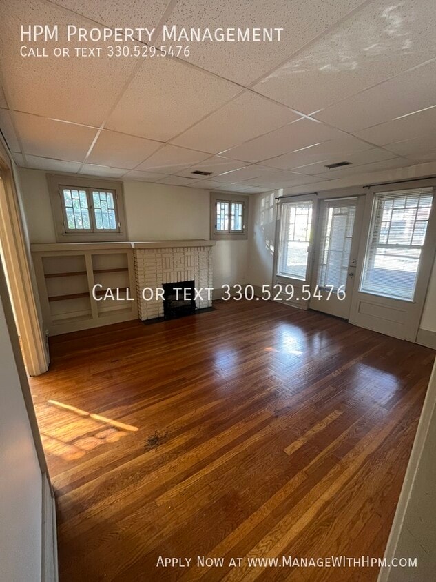 Primary Photo - 798 W Market St