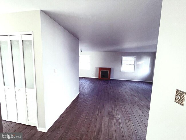 Building Photo - 12418 Kensington Ln