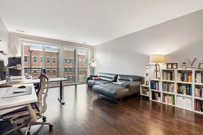 Foto del edificio - 600 S 24th St