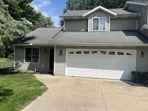 Building Photo - 11913 7 Pine Dr