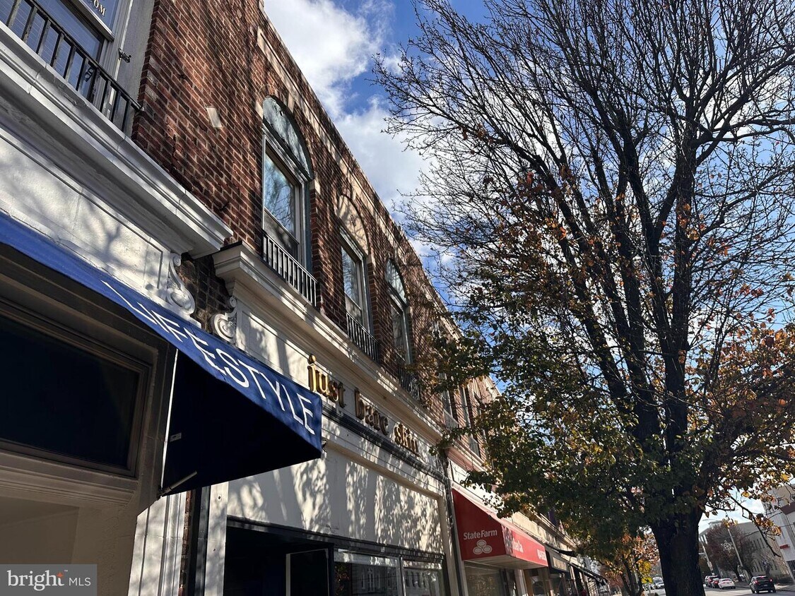 833 W Lancaster Ave Unit 2, Bryn Mawr, PA 19010 Room for Rent in Bryn