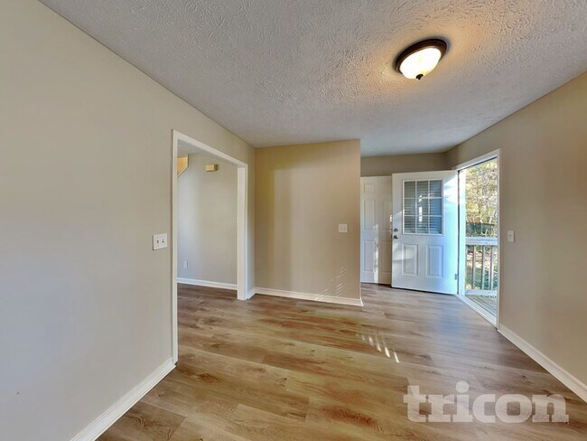 Foto del edificio - 3721 Cherokee Overlook Dr