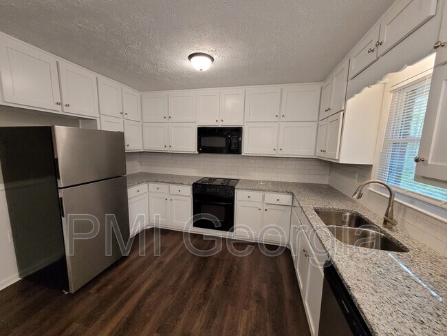 Building Photo - 35 Flint Hill Dr