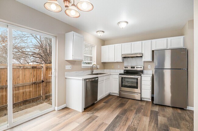 Foto del edificio - 16373 E 17th Pl