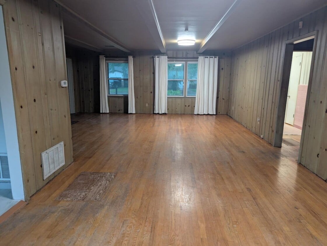 Beautiful 3 Bedroom home! Fully renovated... - Beautiful 3 Bedroom home!  Fully renovated...