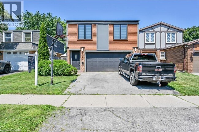 Photo du bâtiment - 3347 Hannibal Rd